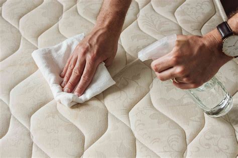 clean mattress stains